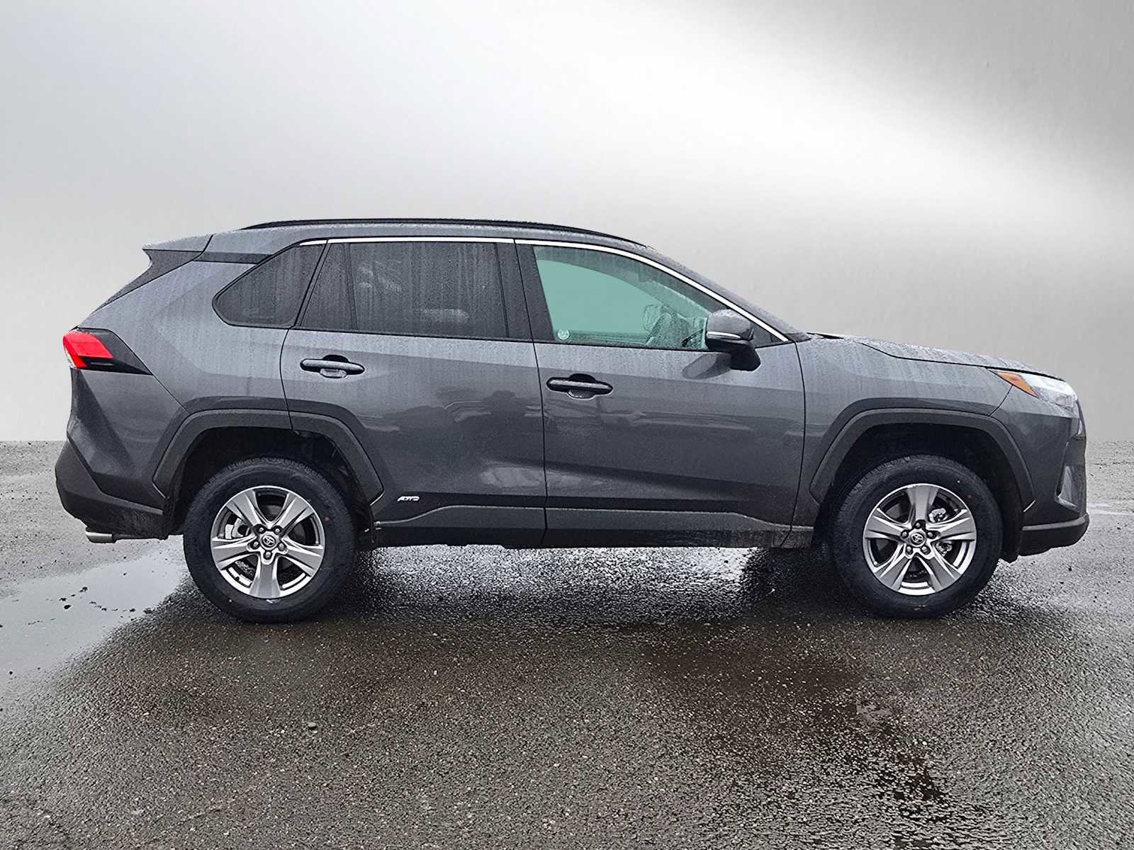 Used 2025 Toyota RAV4 XLE image 2