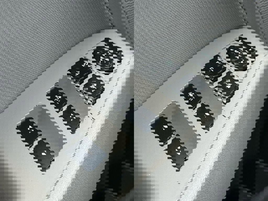 Used 2020 Hyundai Elantra Value Edition w/ Cargo Package (C1) image 17