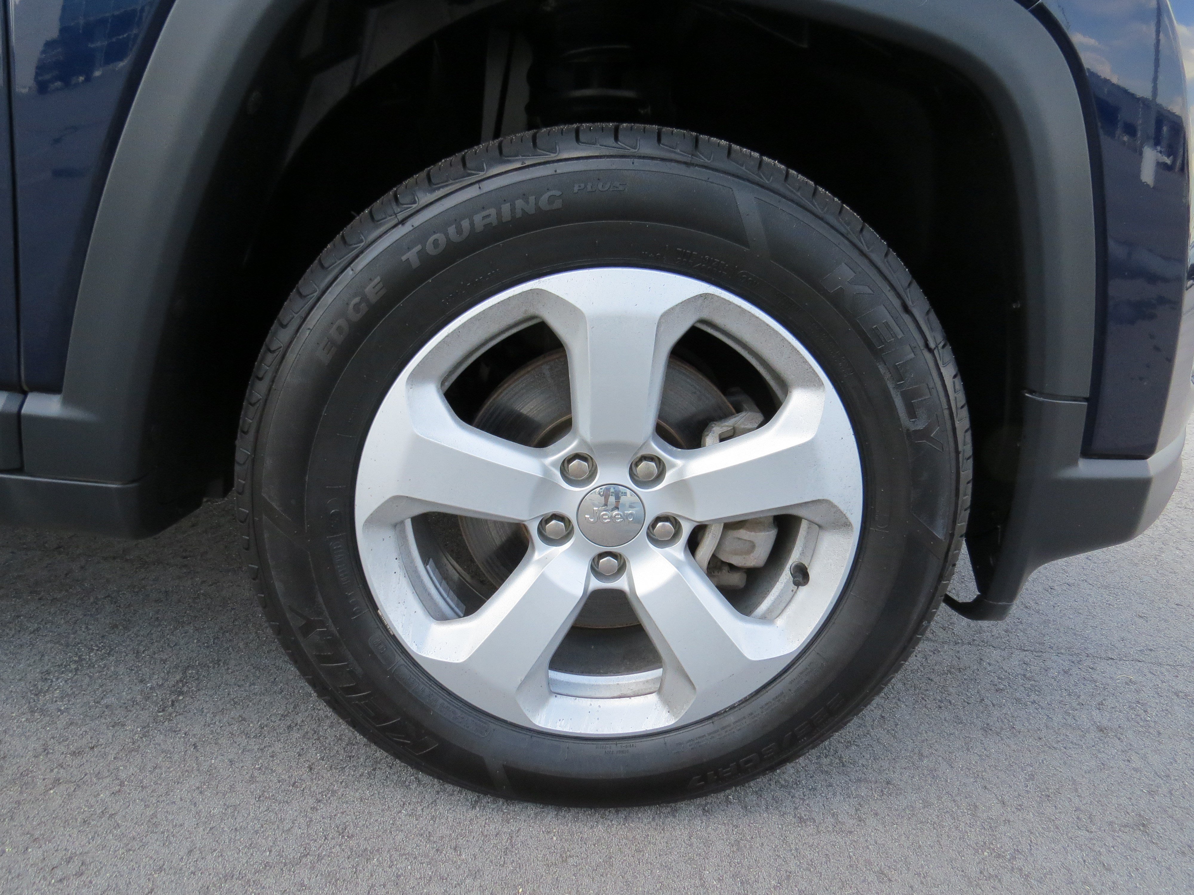 Used 2018 Jeep Compass Latitude w/ Popular Equipment Group AWD/4WD image 10