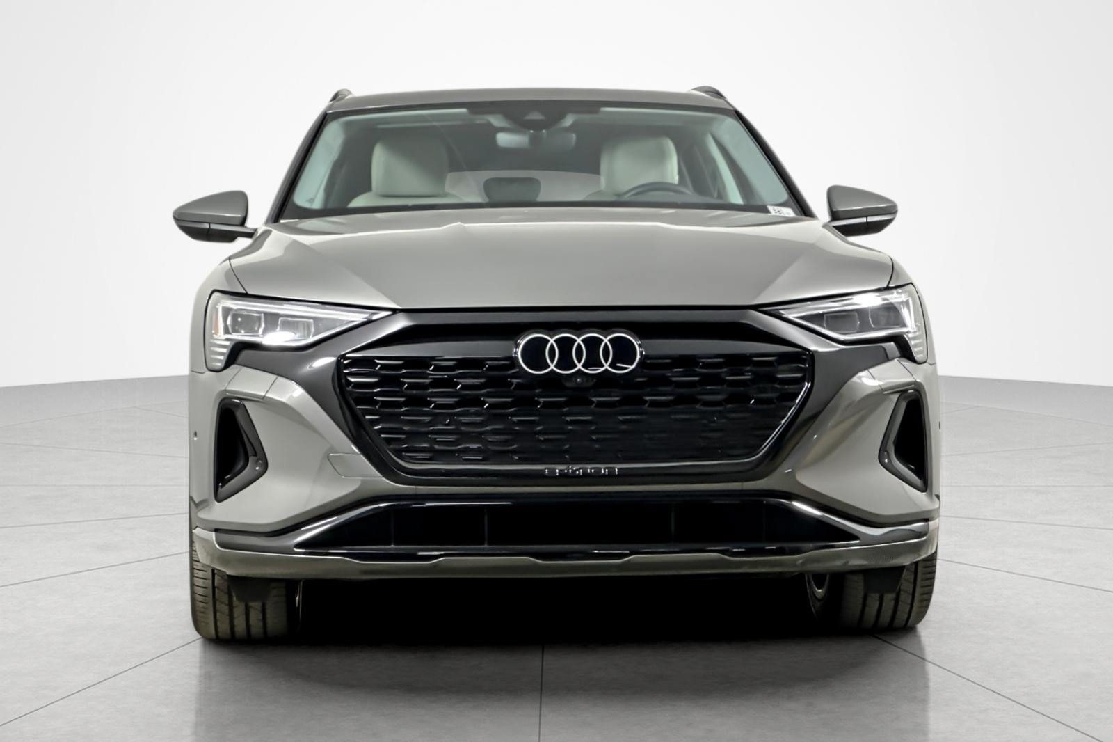 Used 2024 Audi Q8 e-tron Premium Plus w/ Premium Plus Package AWD/4WD image 8