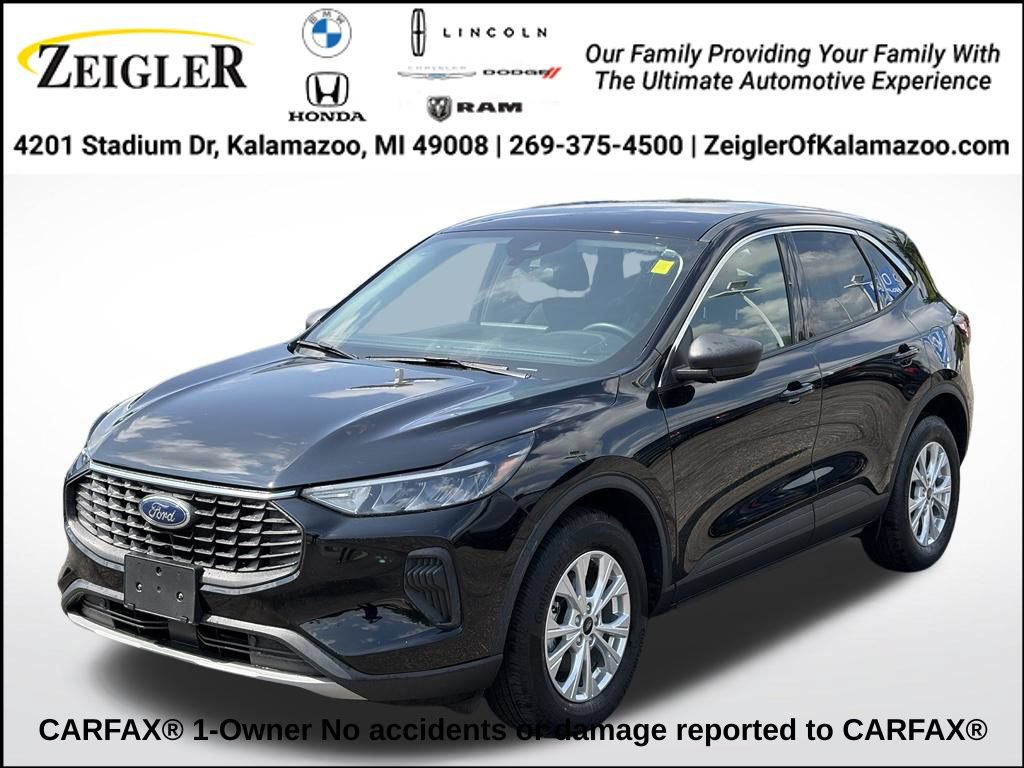 Used 2023 Ford Escape Active w/ Tech Pack #1 AWD/4WD image 1
