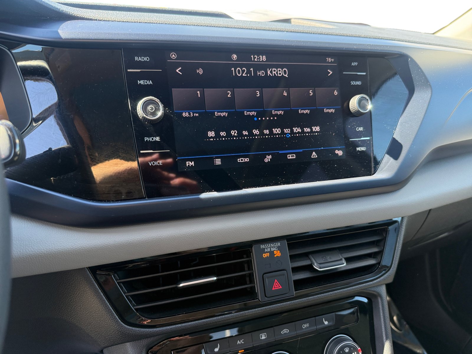 Certified 2023 Volkswagen Taos SE FWD image 12