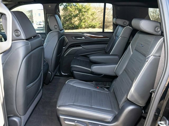 Used 2023 Cadillac Escalade ESV Premium Luxury image 57
