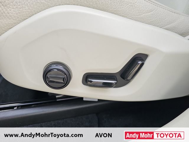 Used 2022 Volvo XC60 B5 Momentum w/ Climate Package AWD/4WD image 14