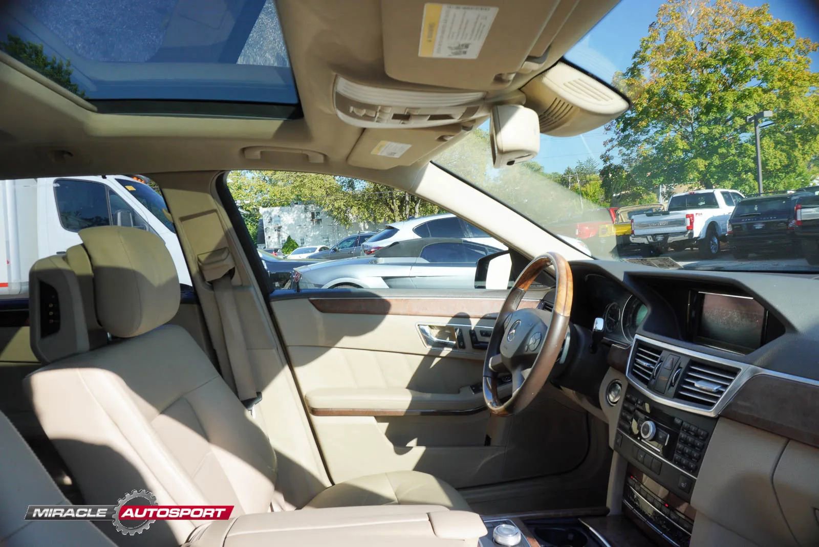 Used 2011 Mercedes-Benz E 350 4MATIC Wagon image 34