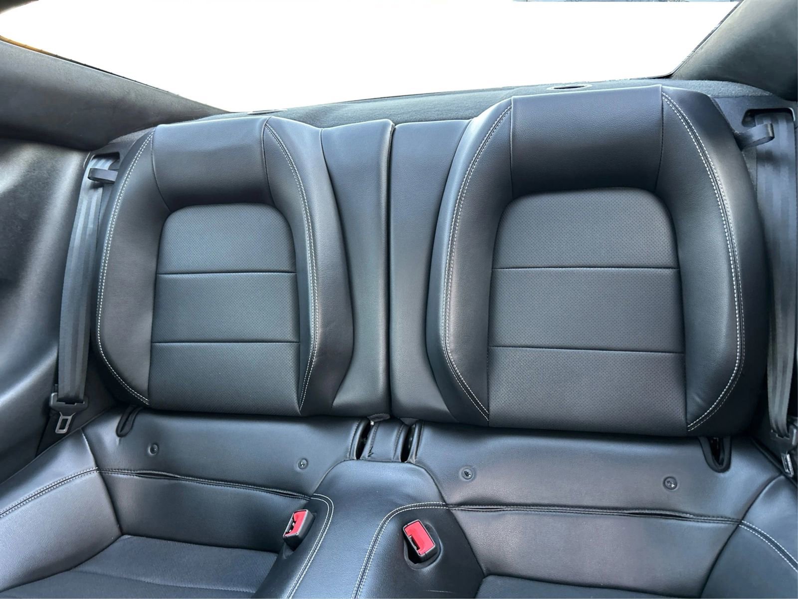 Used 2020 Ford Mustang Premium RWD image 15