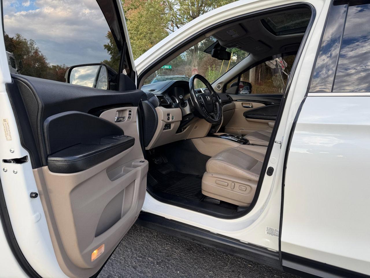 Used 2016 Honda Pilot Touring image 9