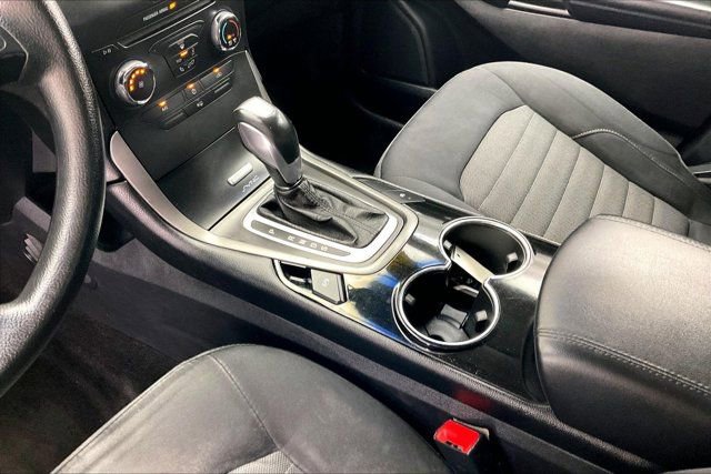 Used 2016 Ford Edge SE FWD image 16