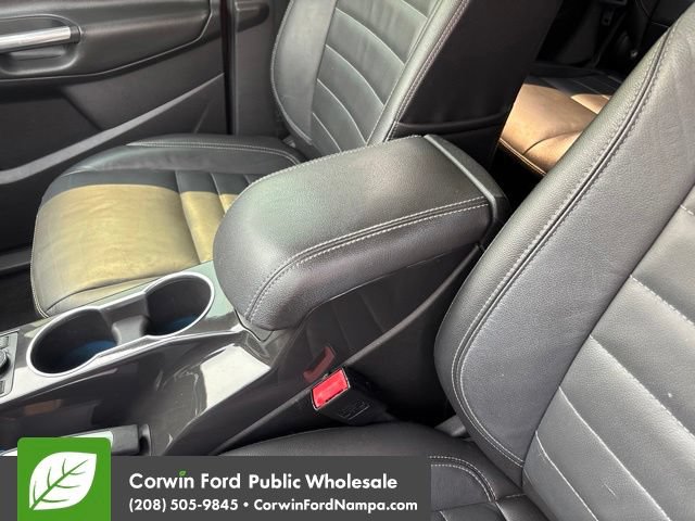 Used 2015 Ford Escape Titanium w/ Equipment Group 301A AWD/4WD image 23