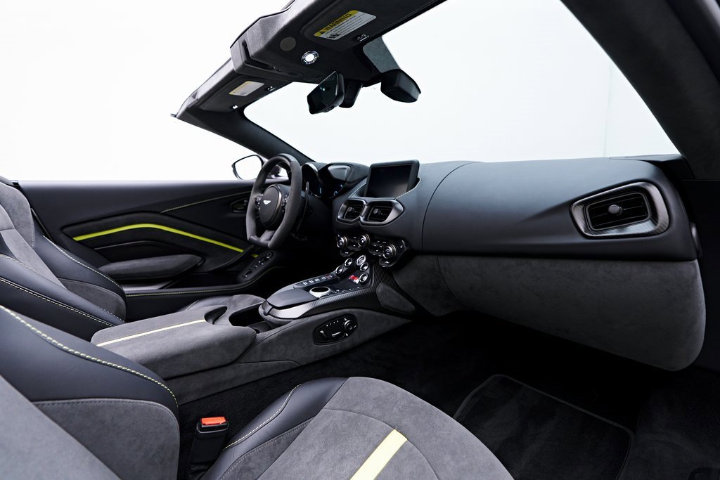 Used 2023 Aston Martin V8 Vantage Roadster image 48