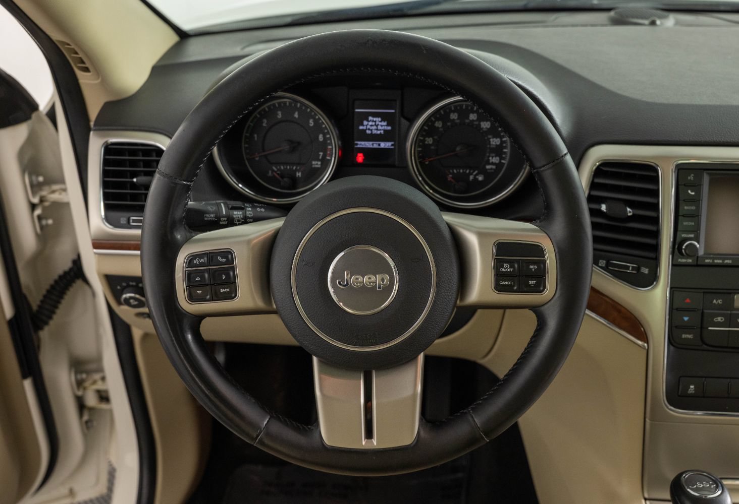 Used 2011 Jeep Grand Cherokee Limited AWD/4WD image 30