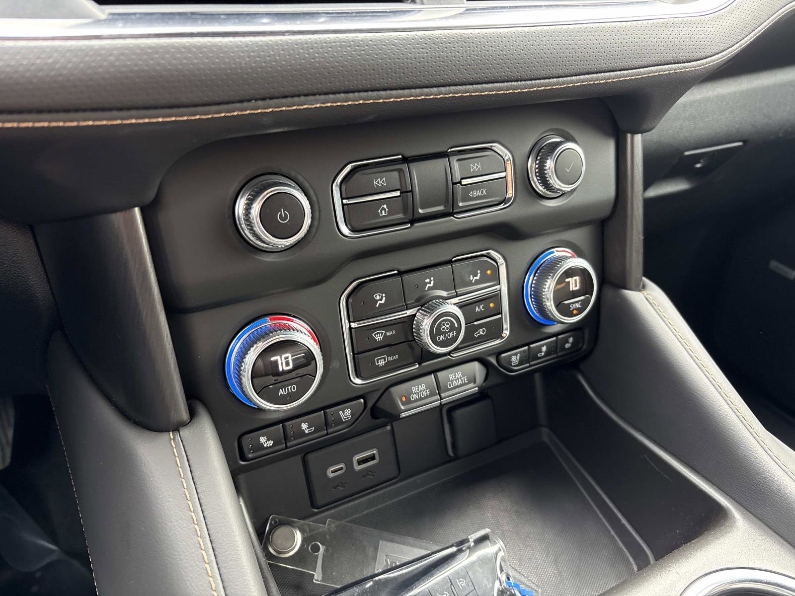 Used 2023 GMC Yukon AT4 AWD/4WD image 22