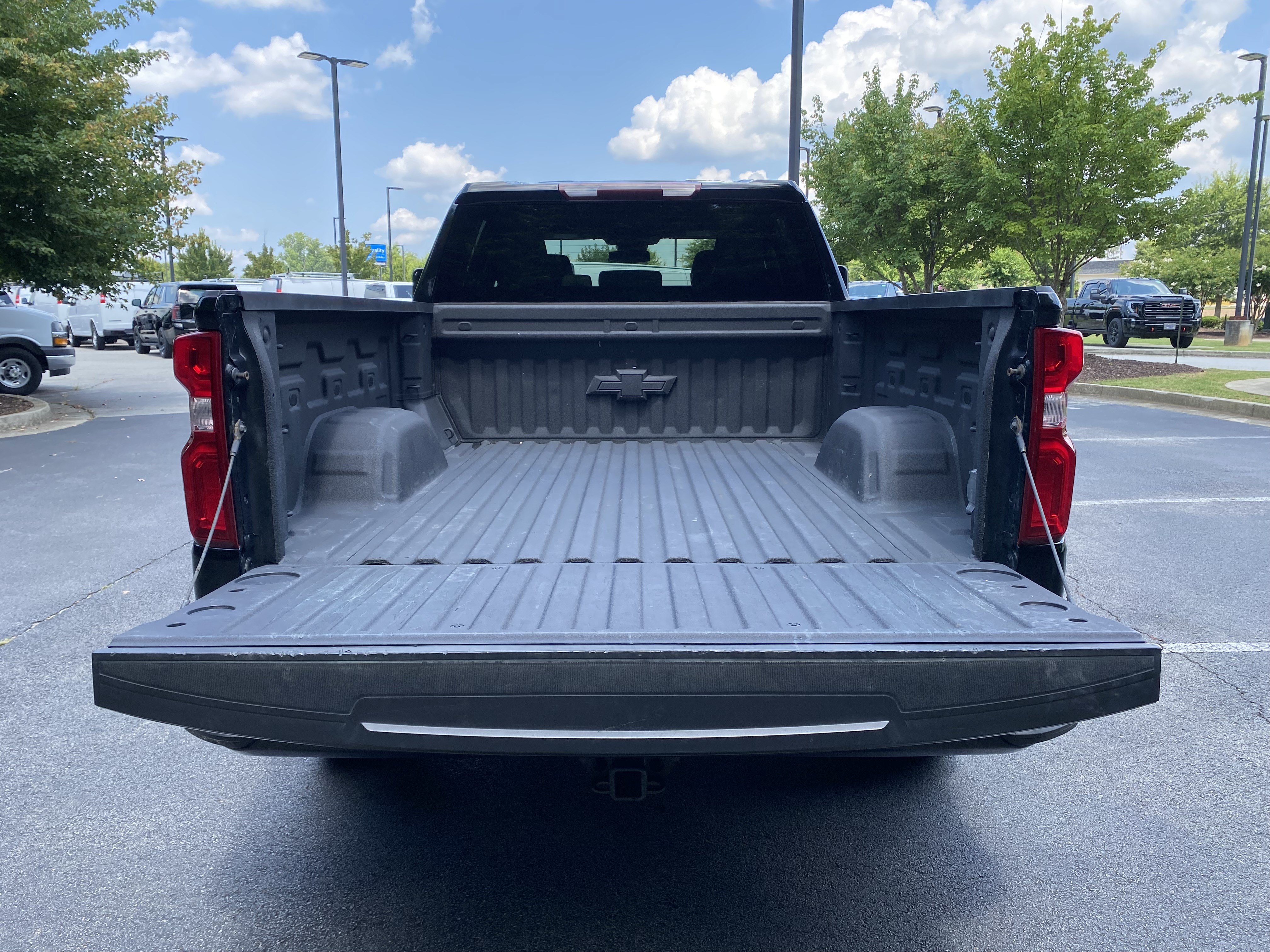 Used 2022 Chevrolet Silverado 1500 RST w/ Max Trailering Package AWD/4WD image 11