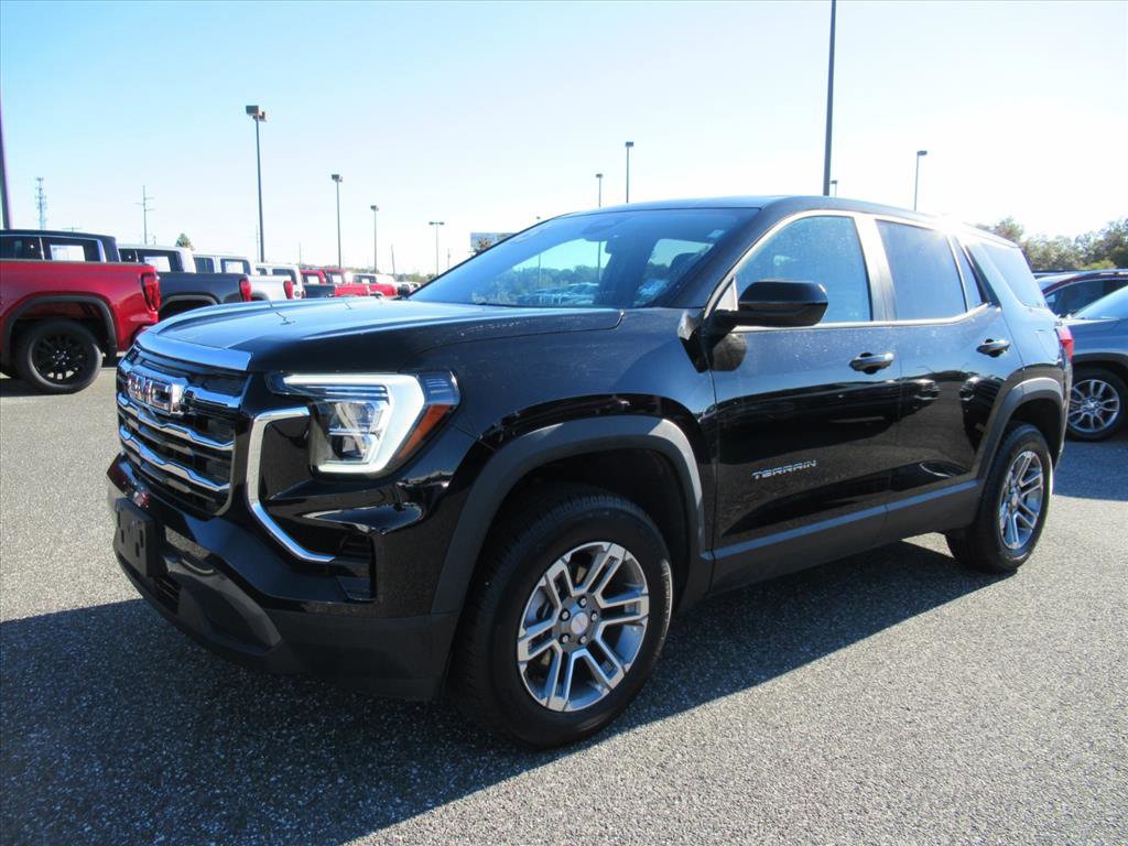 Used 2025 GMC Terrain Elevation image 3