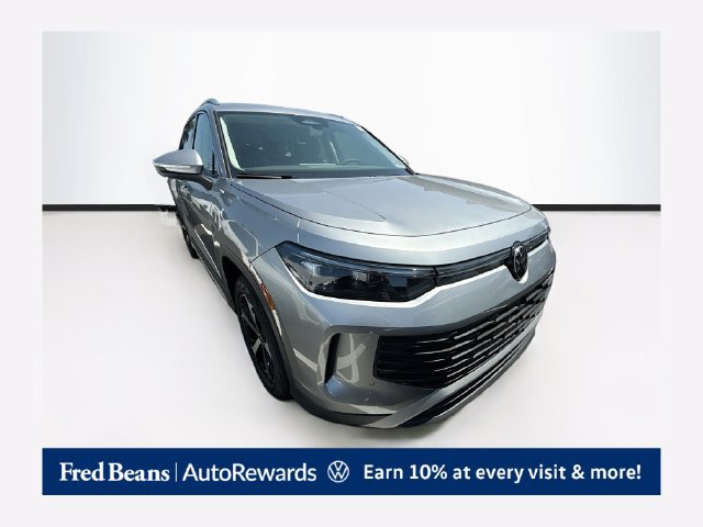 New 2025 Volkswagen Tiguan SE AWD/4WD image 1