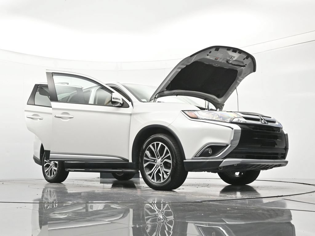 Used 2018 Mitsubishi Outlander SE FWD image 49
