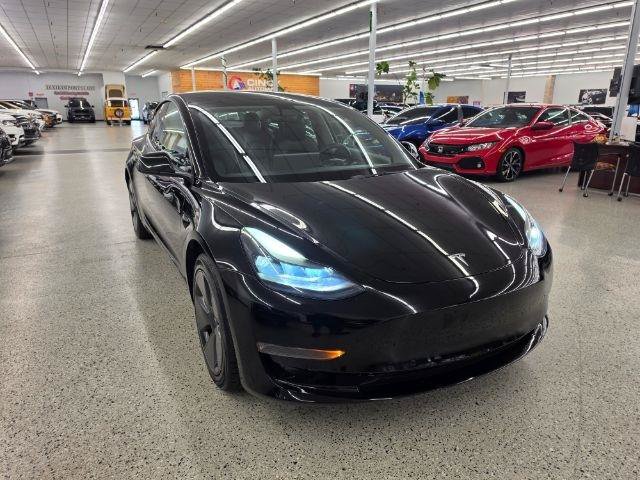 Used 2022 Tesla Model 3 Standard Range RWD image 4