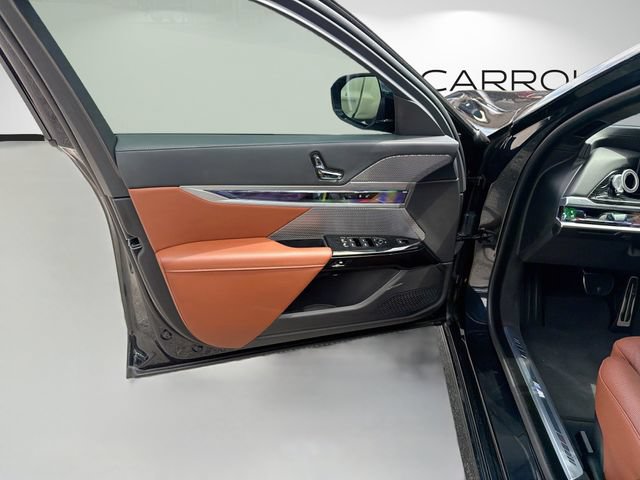 Used 2025 BMW i7 eDrive50 w/ M Sport Package RWD image 21