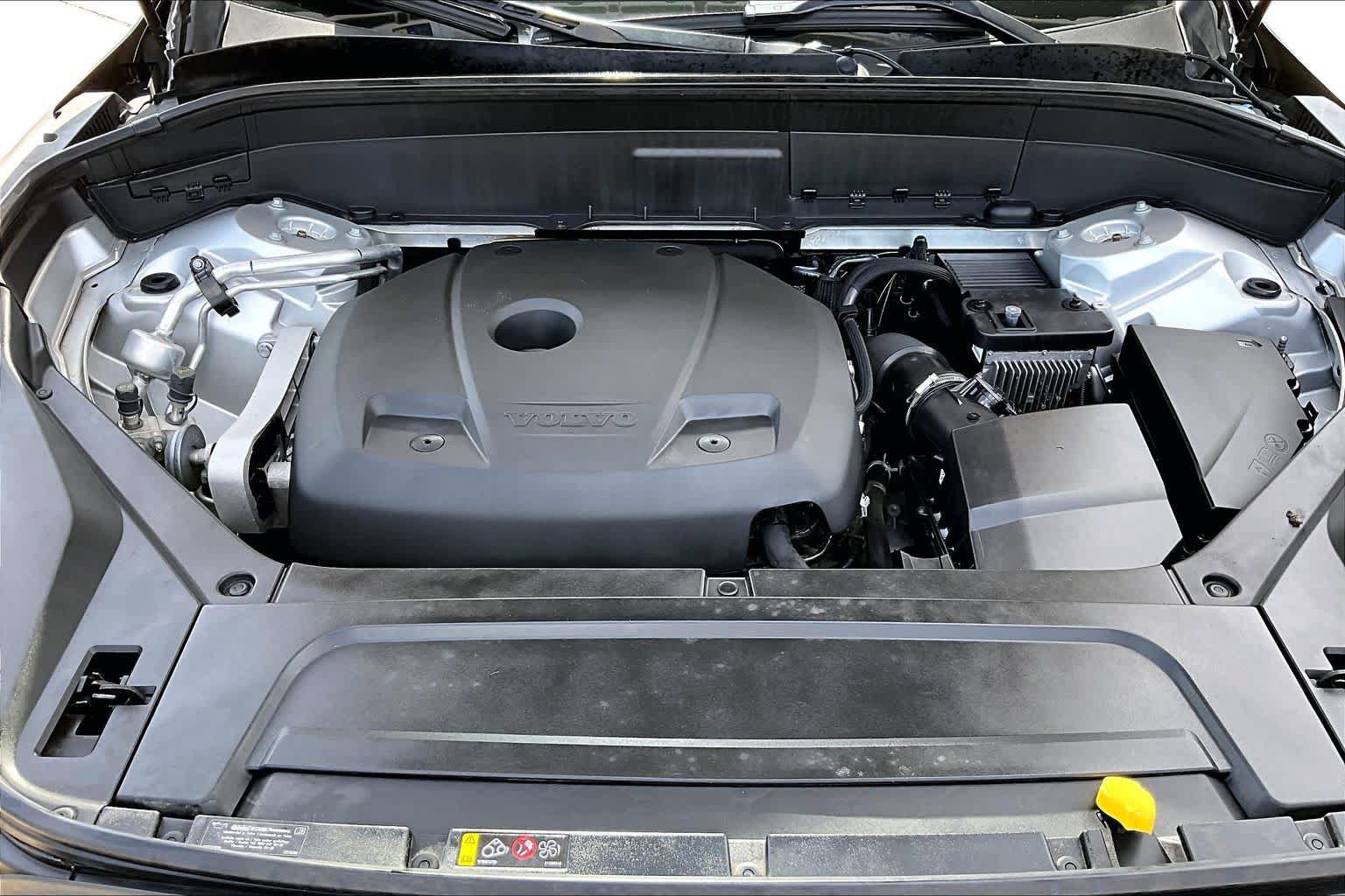 Used 2021 Volvo XC90 T5 Momentum w/ Protection Package Premier FWD image 32