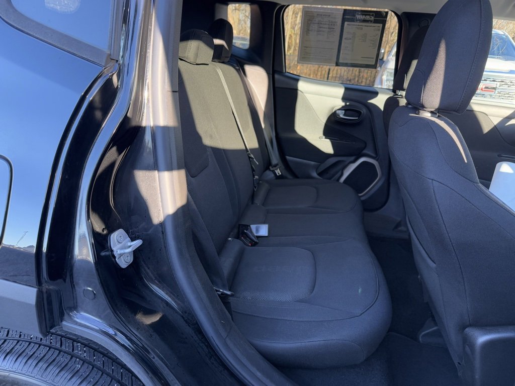 Used 2017 Jeep Renegade Latitude image 33