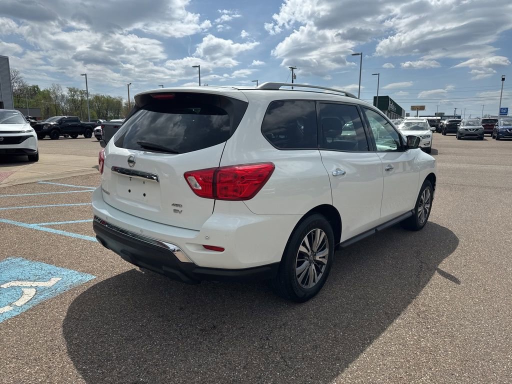 Used 2018 Nissan Pathfinder SV AWD/4WD image 7