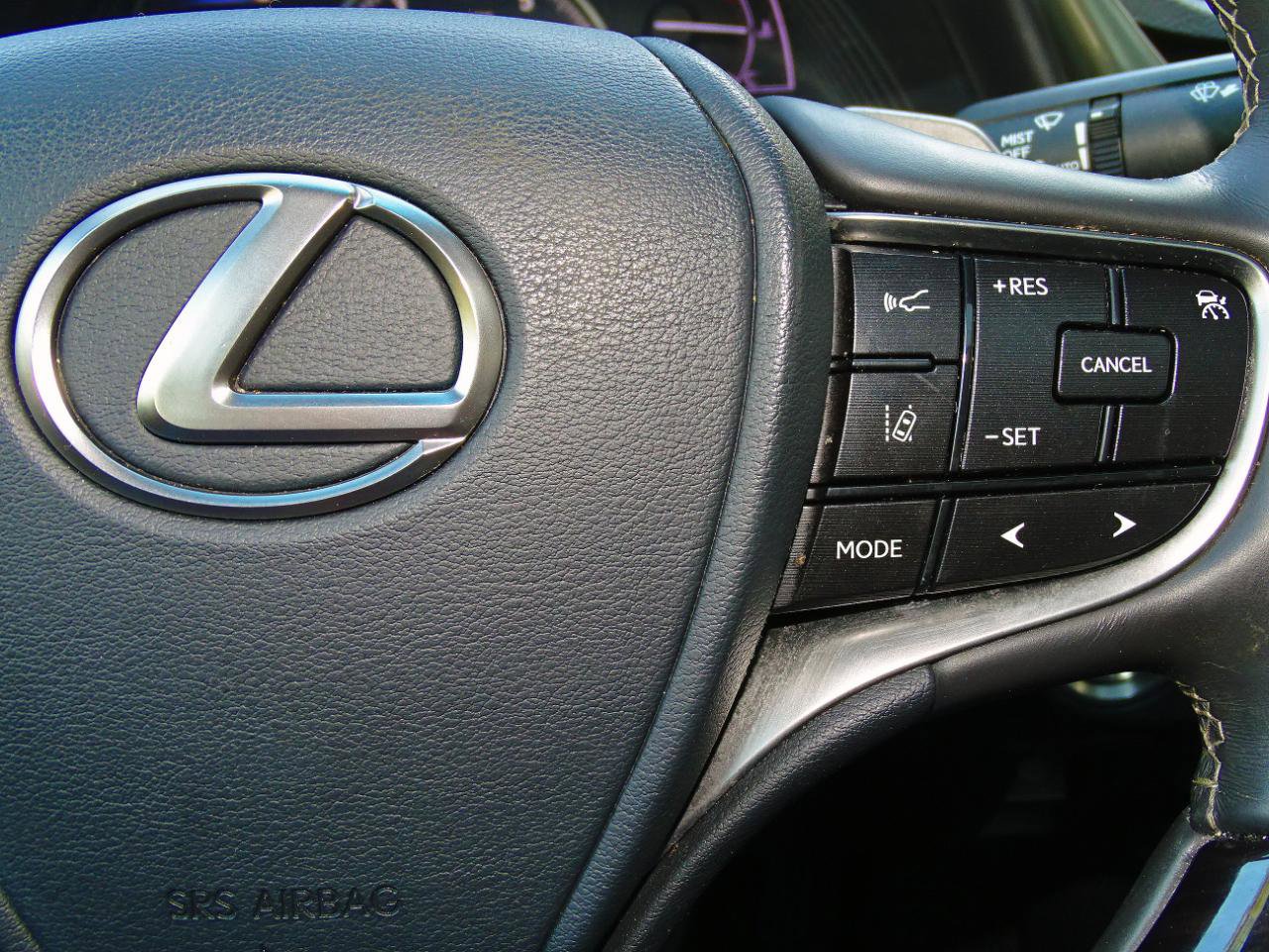 Used 2020 Lexus ES 350 w/ Premium Package image 30