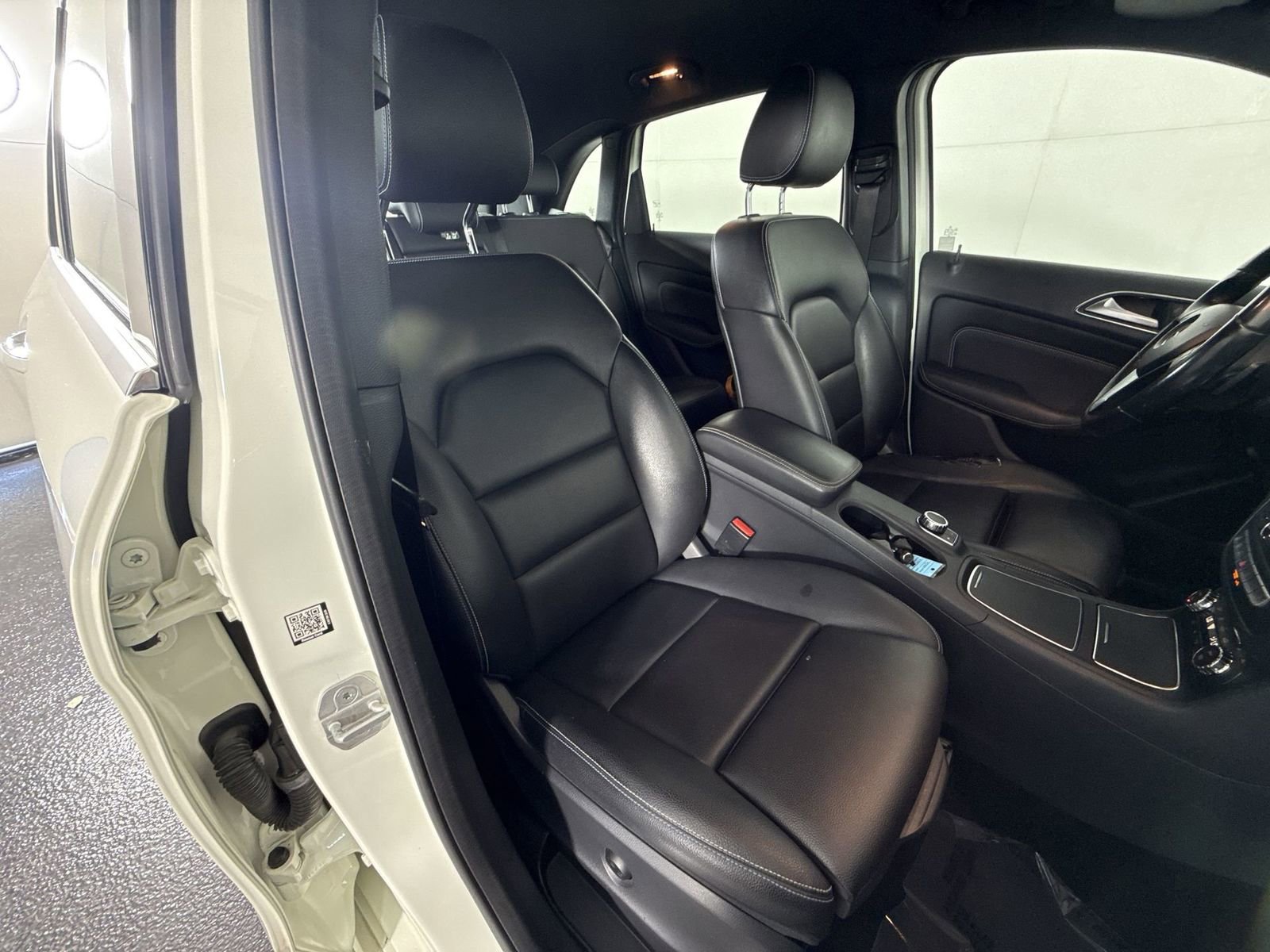 Used 2017 Mercedes-Benz B 250e image 27