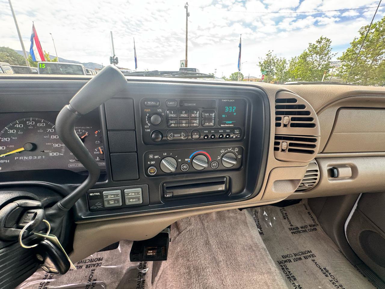 Used 1999 GMC Yukon 4WD 4-Door image 28