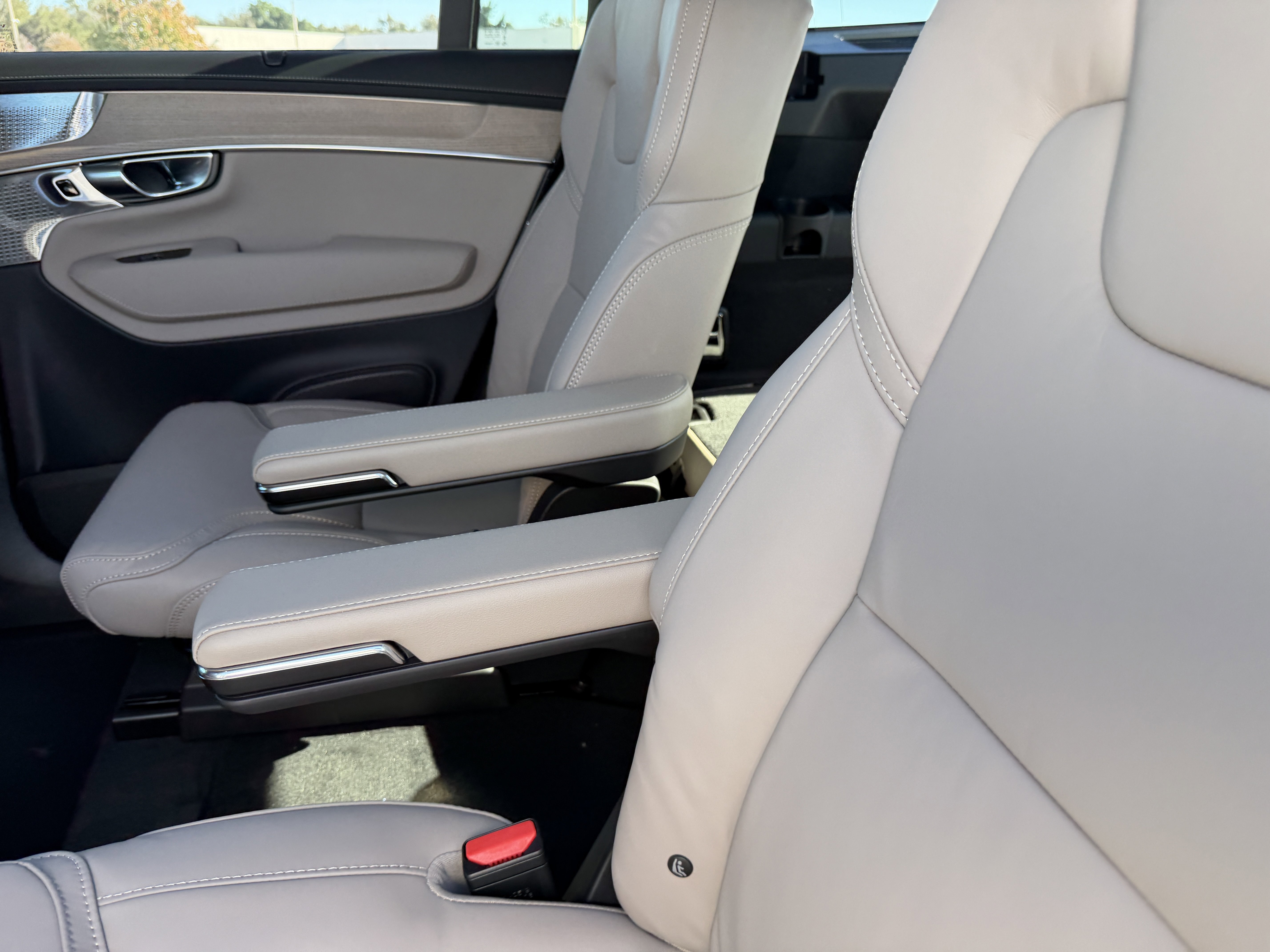 New 2026 Volvo XC90 B5 Ultra image 16