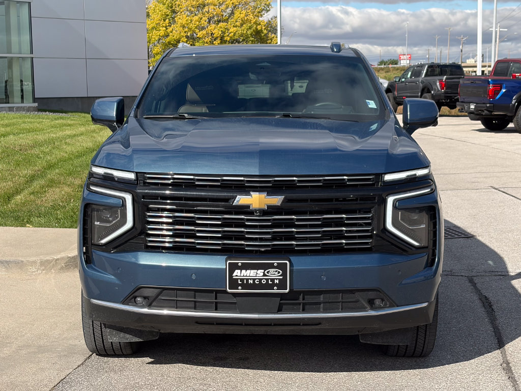 Used 2025 Chevrolet Tahoe High Country AWD/4WD image 8