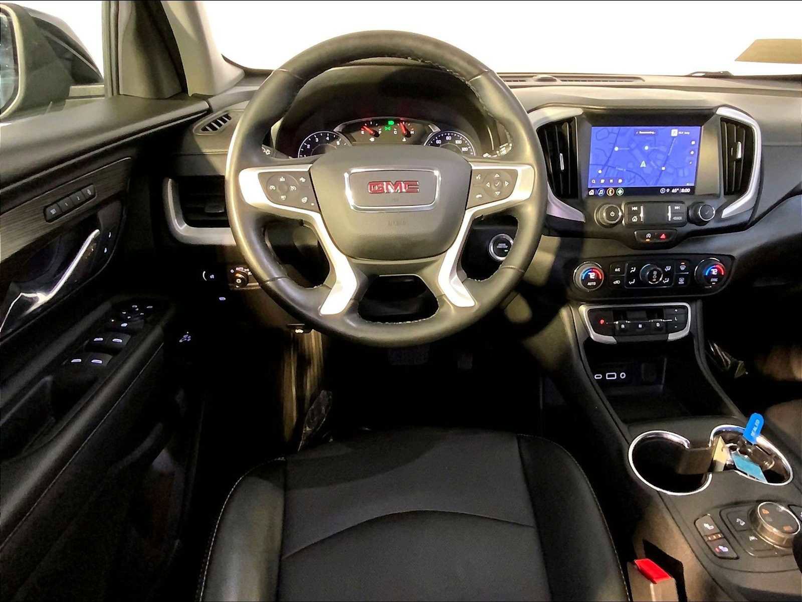 Used 2023 GMC Terrain SLT image 13