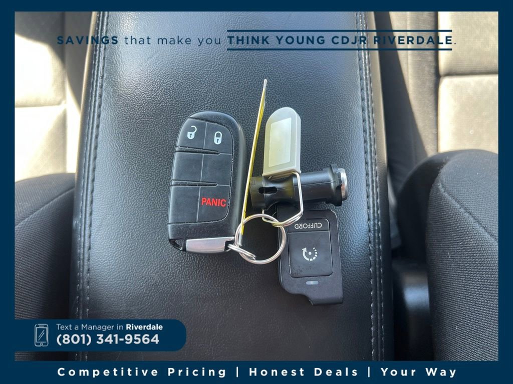 Used 2019 Jeep Grand Cherokee Laredo image 29