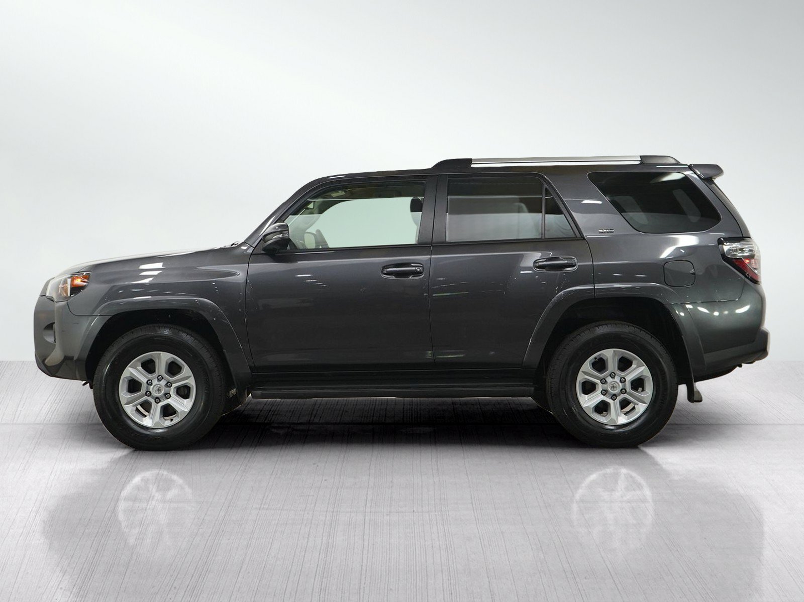 Used 2023 Toyota 4Runner SR5 Premium AWD/4WD image 2