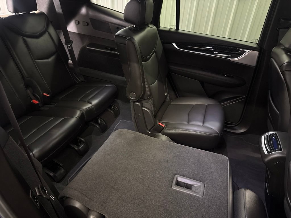 Certified 2025 Cadillac XT6 Premium Luxury FWD image 32