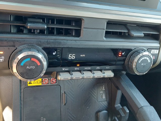 Used 2024 Toyota Tacoma SR5 AWD/4WD image 41