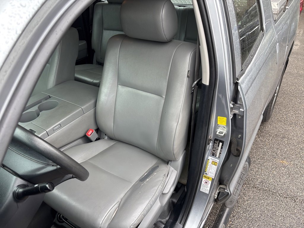 Used 2011 Toyota Tundra 2WD Double Cab image 2