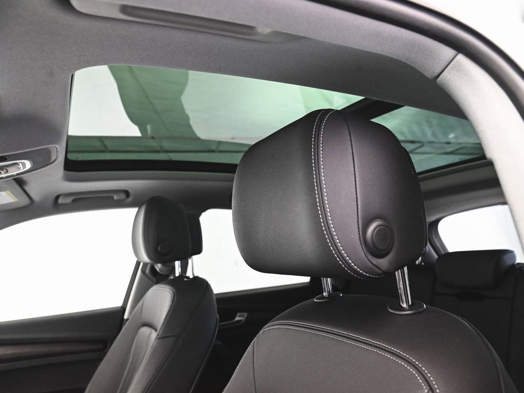 Used 2023 Audi Q5 2.0T Premium w/ Convenience Package image 28