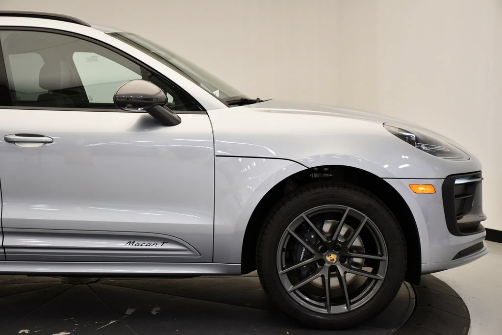 Certified 2026 Porsche Macan Turbo AWD/4WD image 15
