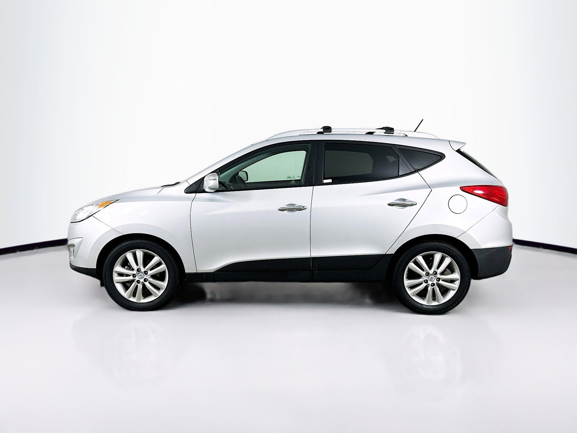 Used 2012 Hyundai Tucson Limited FWD image 4