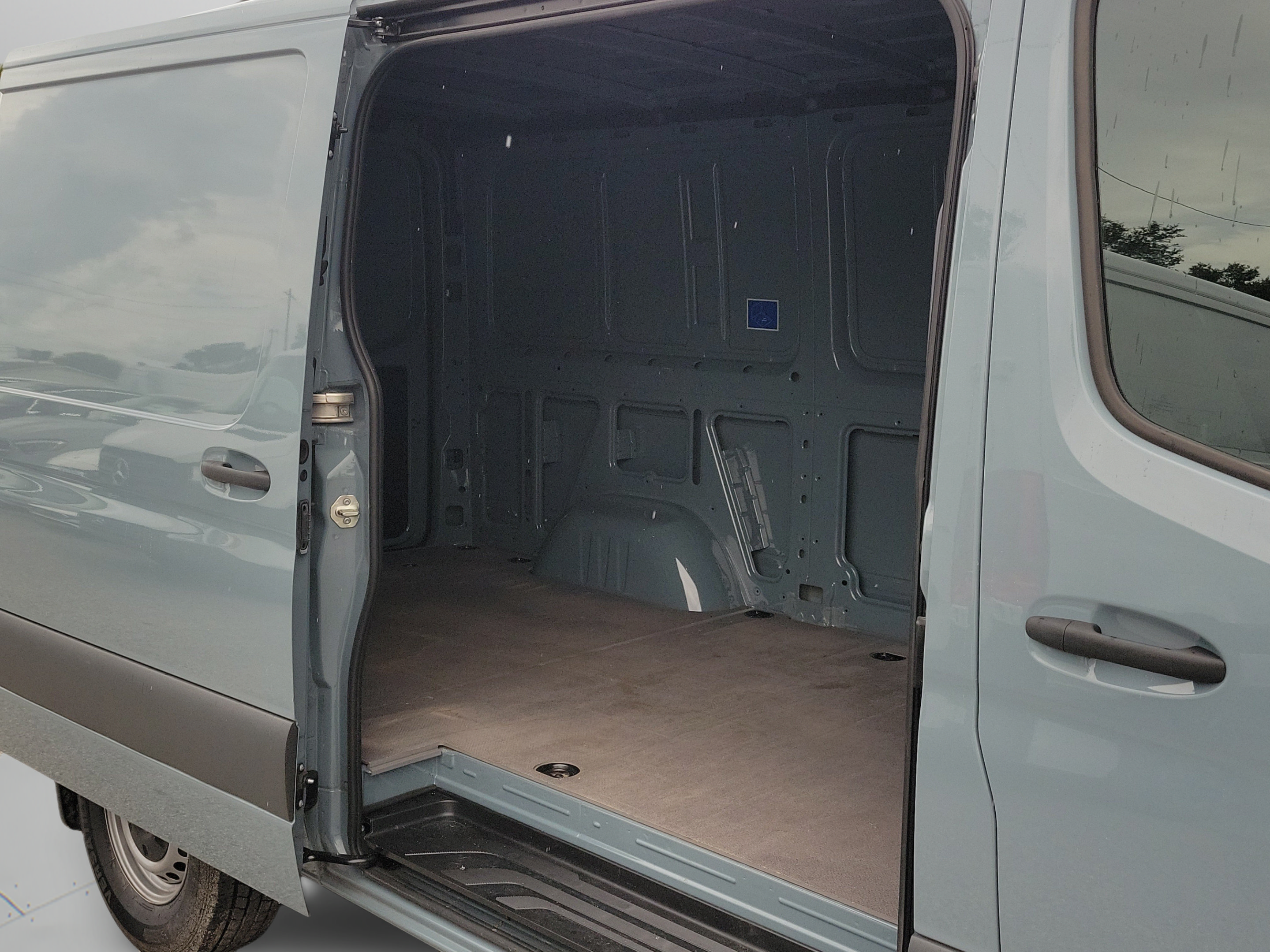 Used 2025 Mercedes-Benz Sprinter 2500 image 28