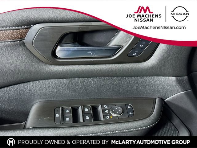 New 2026 Nissan Armada SL w/ Captain's Chari Seat Package image 19