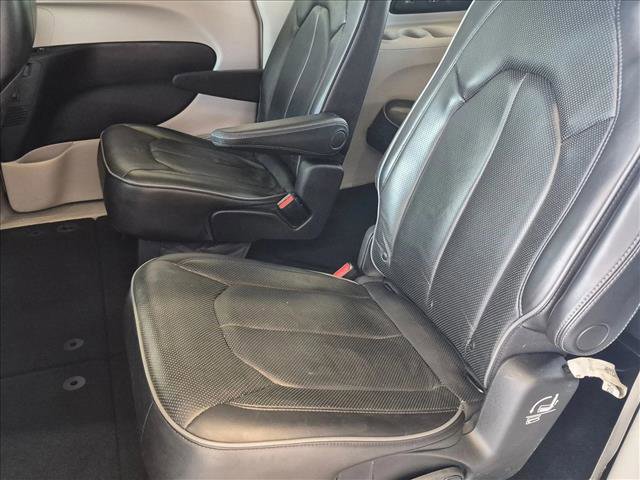 Used 2019 Chrysler Pacifica Limited FWD image 15