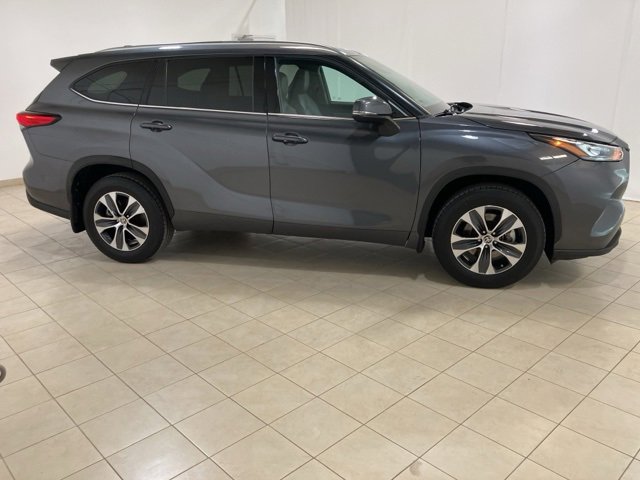 Used 2020 Toyota Highlander XLE image 6