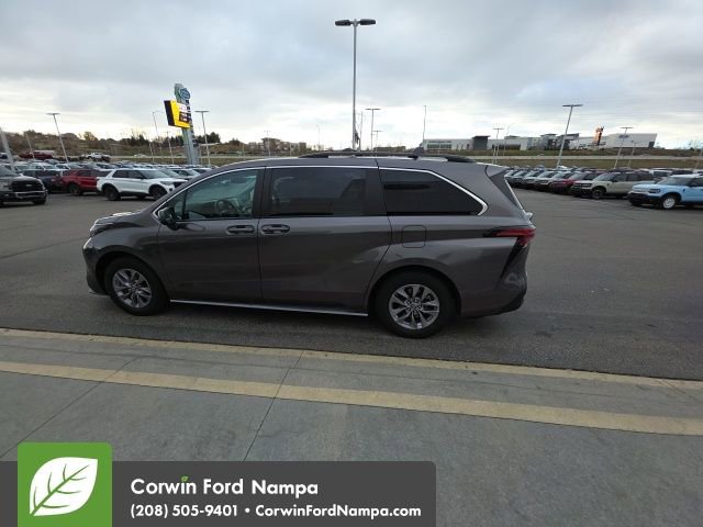 Used 2022 Toyota Sienna LE image 10