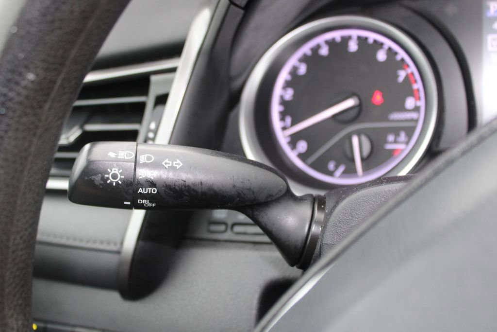 Used 2021 Toyota Camry LE image 22
