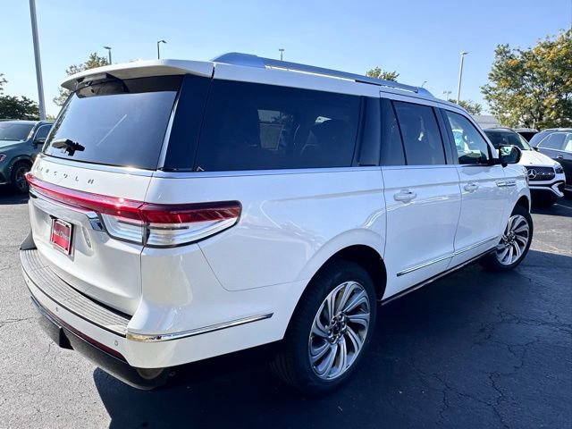Used 2024 Lincoln Navigator L Reserve image 10