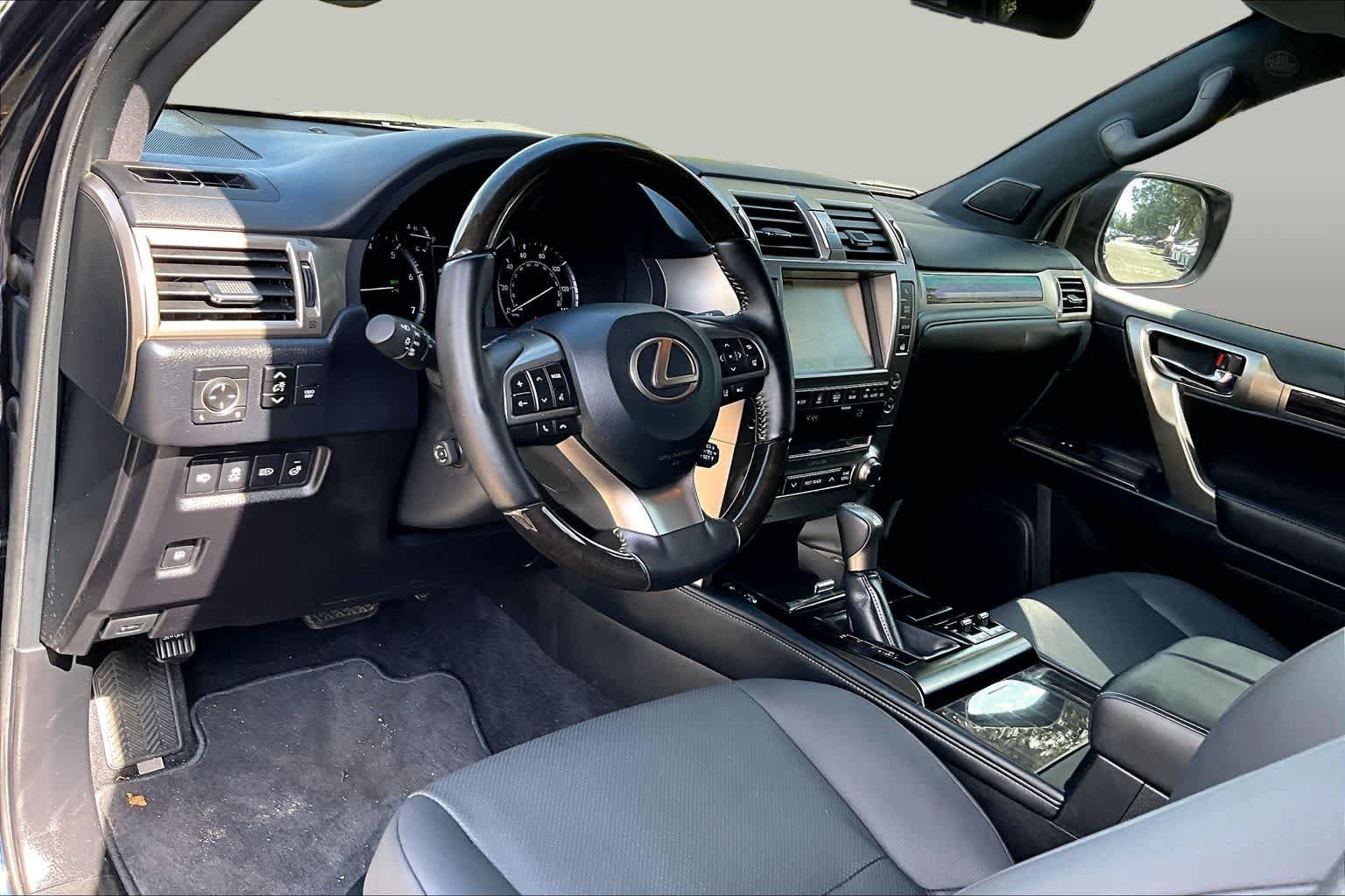 Used 2021 Lexus GX 460 Premium w/ Premium Package AWD/4WD image 17