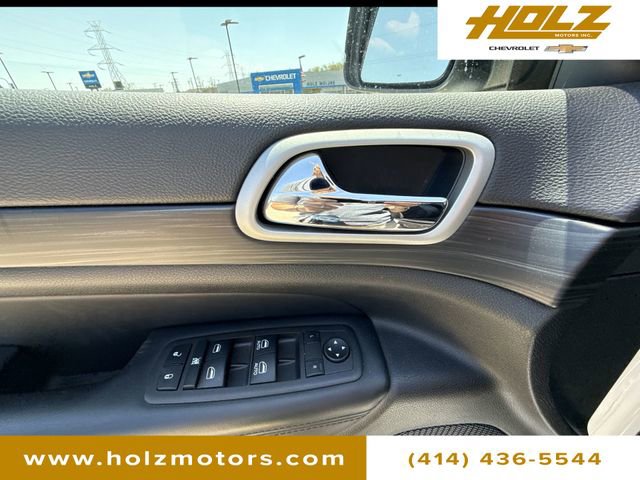 Used 2022 Jeep Grand Cherokee Laredo X AWD/4WD image 25