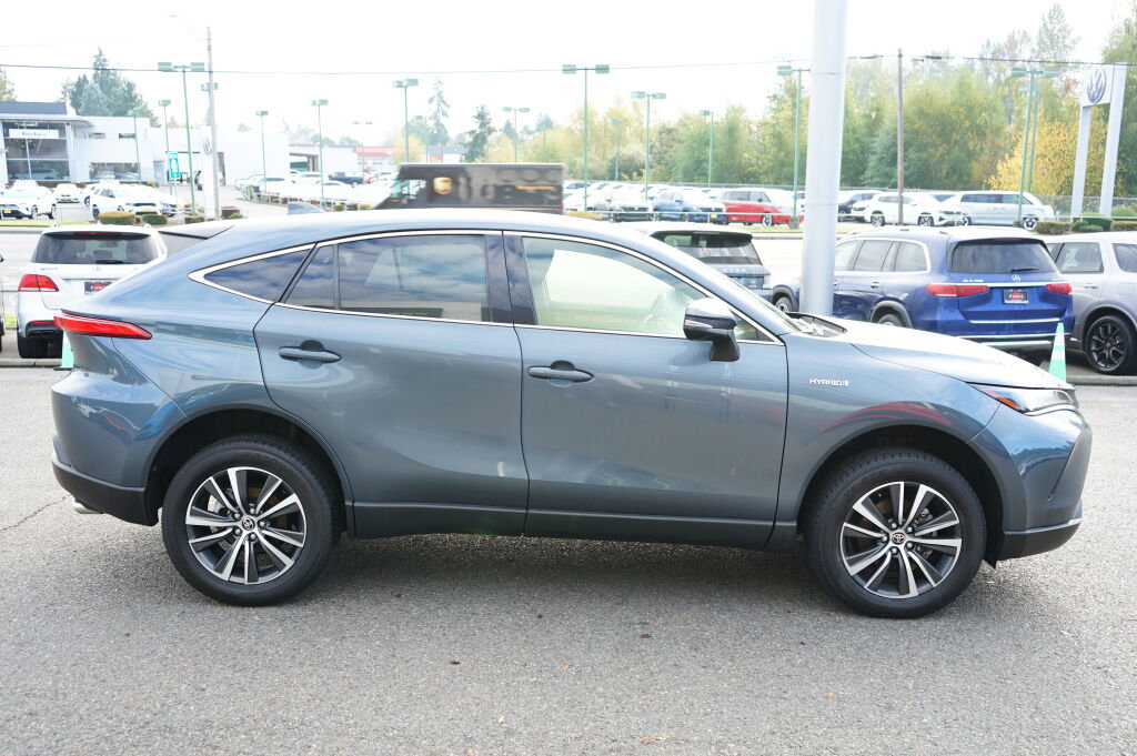 Used 2021 Toyota Venza LE image 6