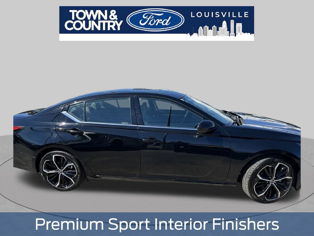 Used 2024 Nissan Altima 2.5 SR w/ SR Premium Package FWD image 12